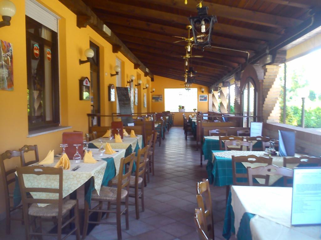 Casa Vacanza Holiday Villa Pieris Exterior foto